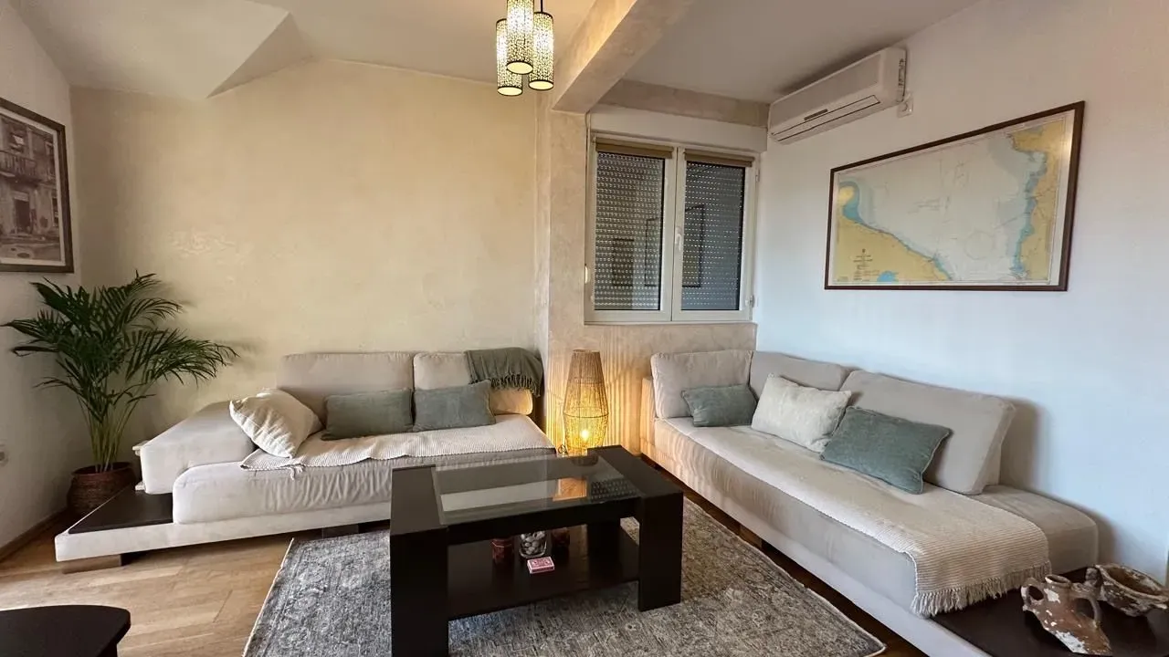 Rent, two bedroom apartment, 82m², Centar, Tivat