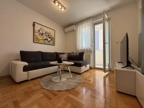 Stan in Crveni Pevac
