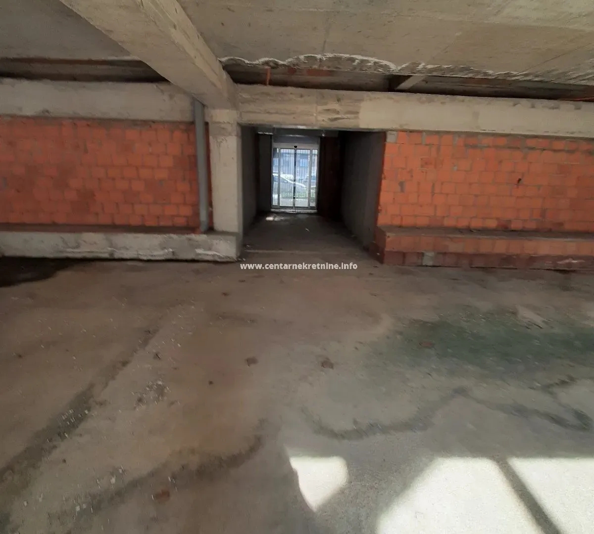 Sale, office space, 1990m², Preko Morače, Podgorica