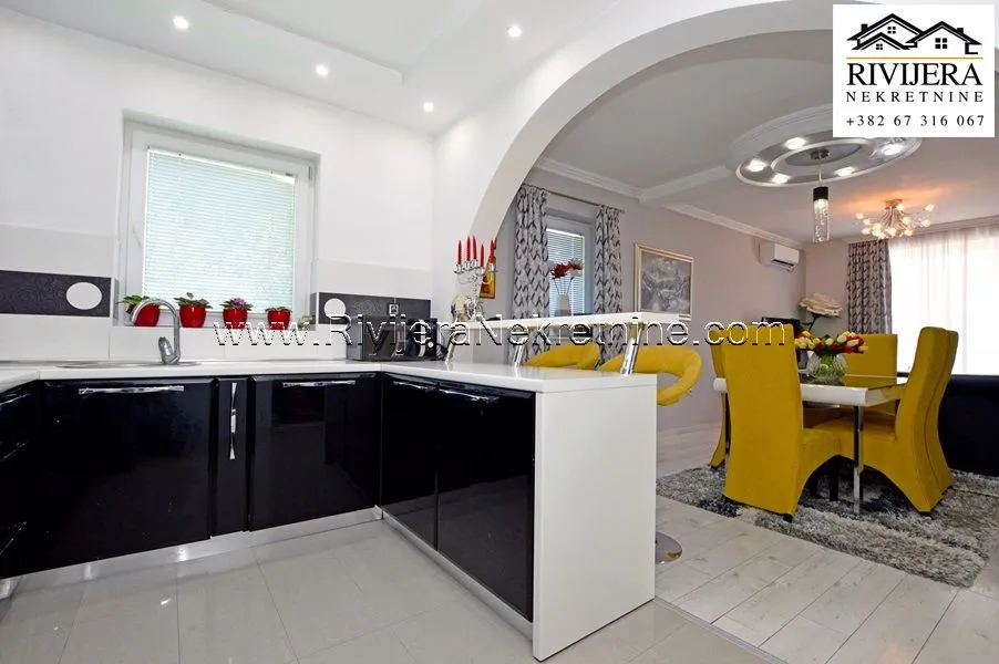 Prodaja, kuća, 200m², Baošići, Herceg Novi