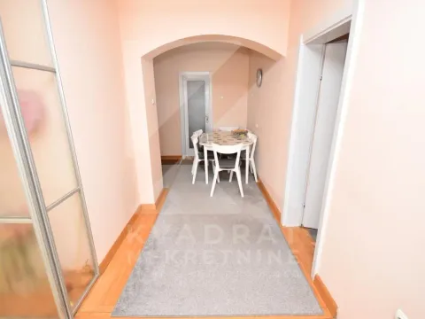 Prodaja, četvorosoban stan, 92m², Lepa Kata, Podgorica - image 4