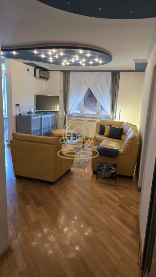 Izdavanje, dvosoban stan, 54m², Stari Grad, Beograd
