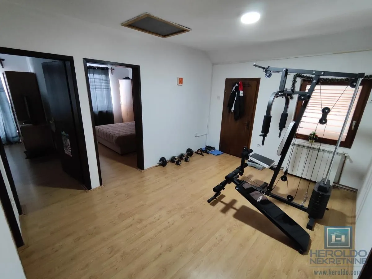 Prodaja, kuća, 250m², Budžino brdo, Jagodina