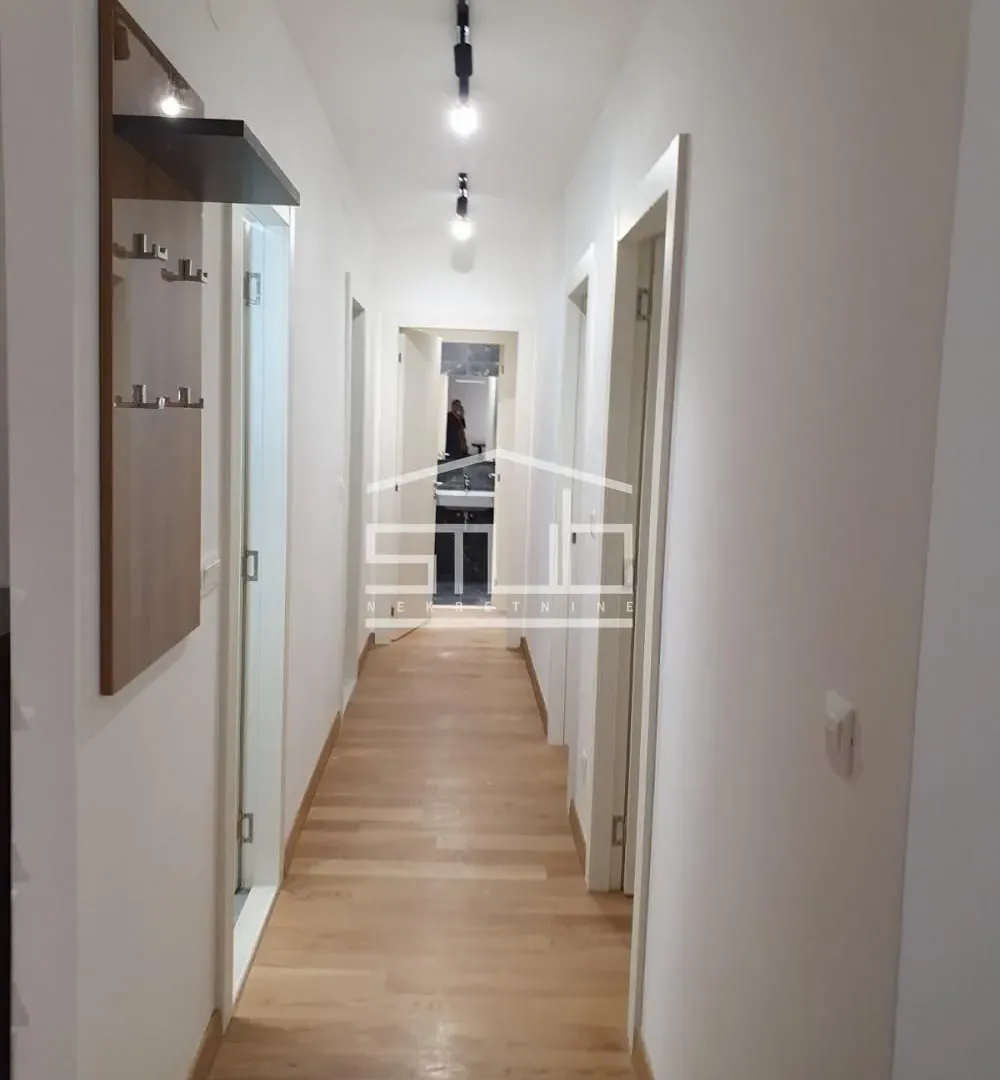Izdavanje, trosoban stan, 105m², Novi Beograd Blok 65, Novi Beograd Sve Podlokacije