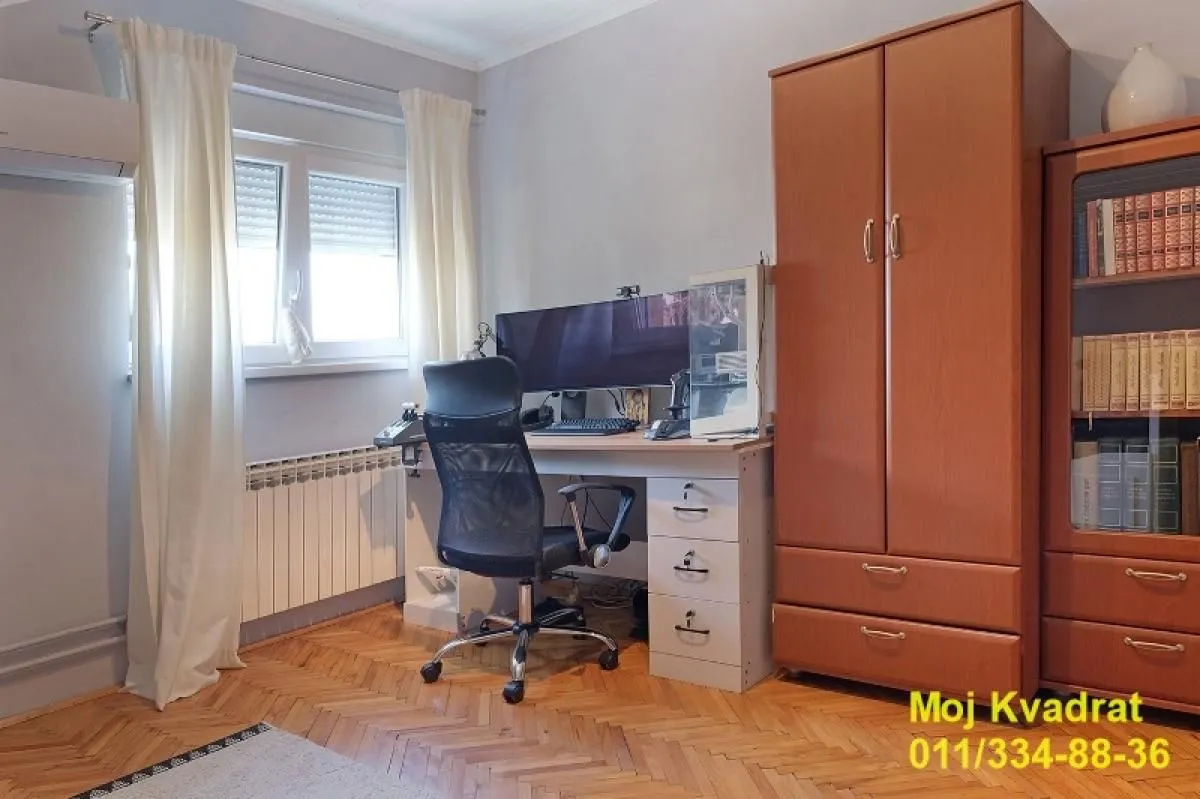 Prodaja, četvorosoban stan, 100m², Zemun Sve Podlokacije, Beograd