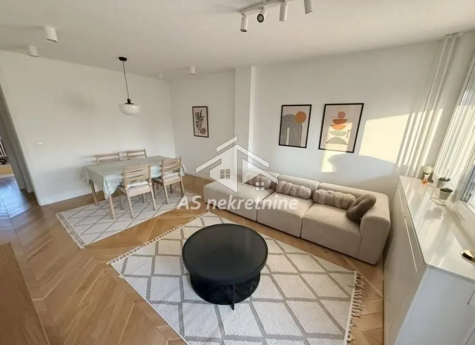 Izdavanje, trosoban stan, 76m², Novi Beograd Blok 33, Novi Beograd Sve Podlokacije