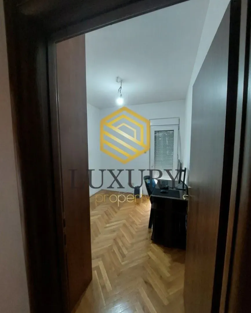 Prodaja, trosoban stan, 80m², Blok 9, Podgorica