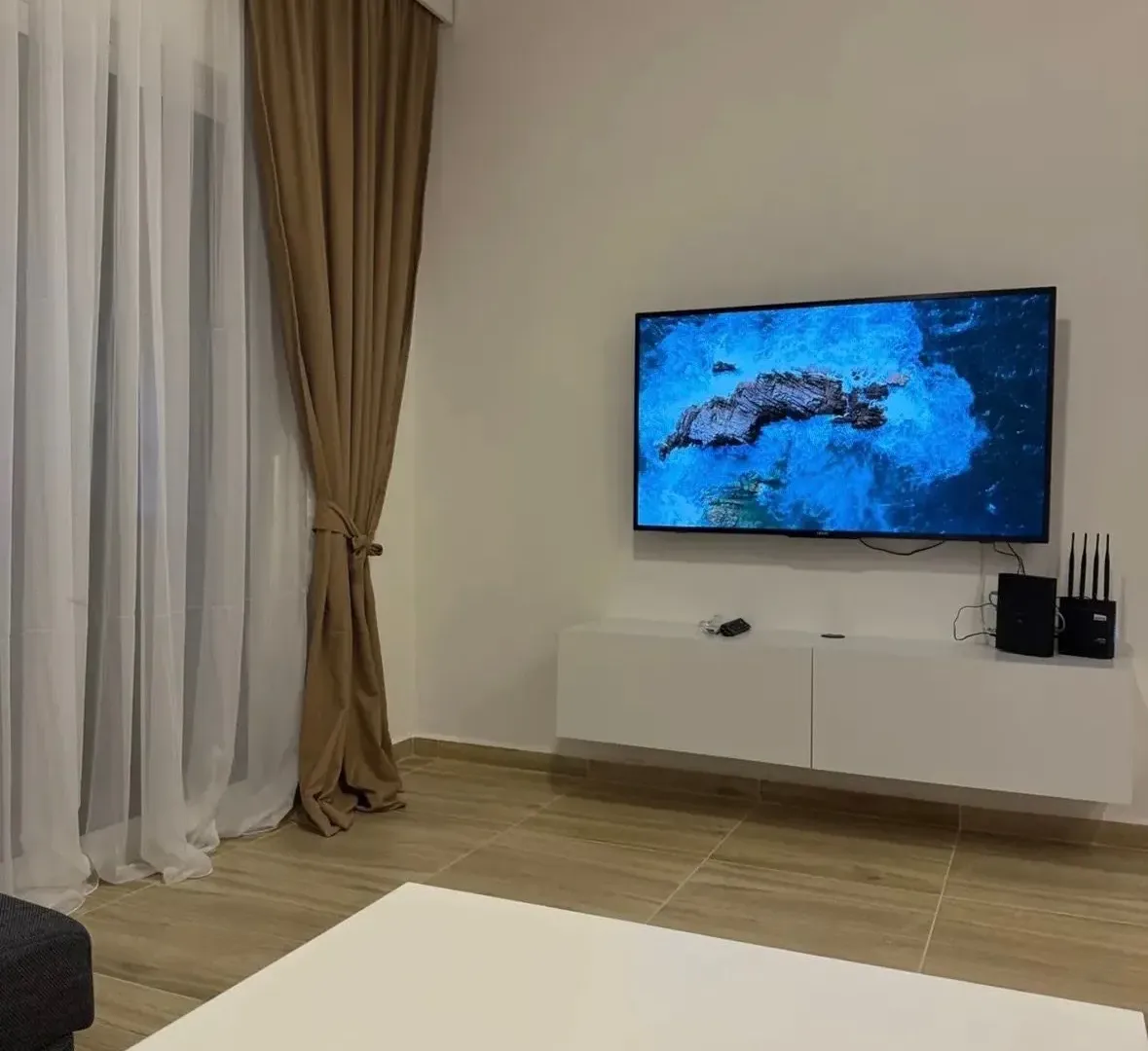 Izdavanje, jednosoban stan, 55m², Gradiošnica, Tivat