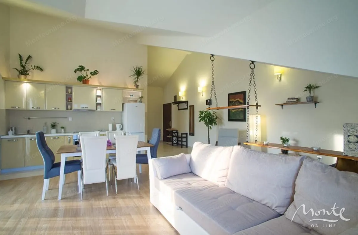 Prodaja, dvosoban stan, 82m², Đenovići, Herceg Novi