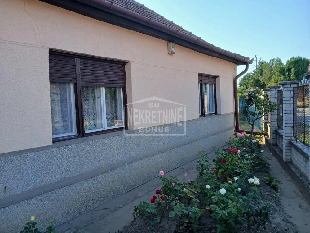 Prodaja, kuća, 190m², Novo Selo, Subotica