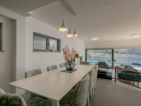 Prodaja, četvorosoban stan, 236m², Njivice, Herceg Novi - image 4