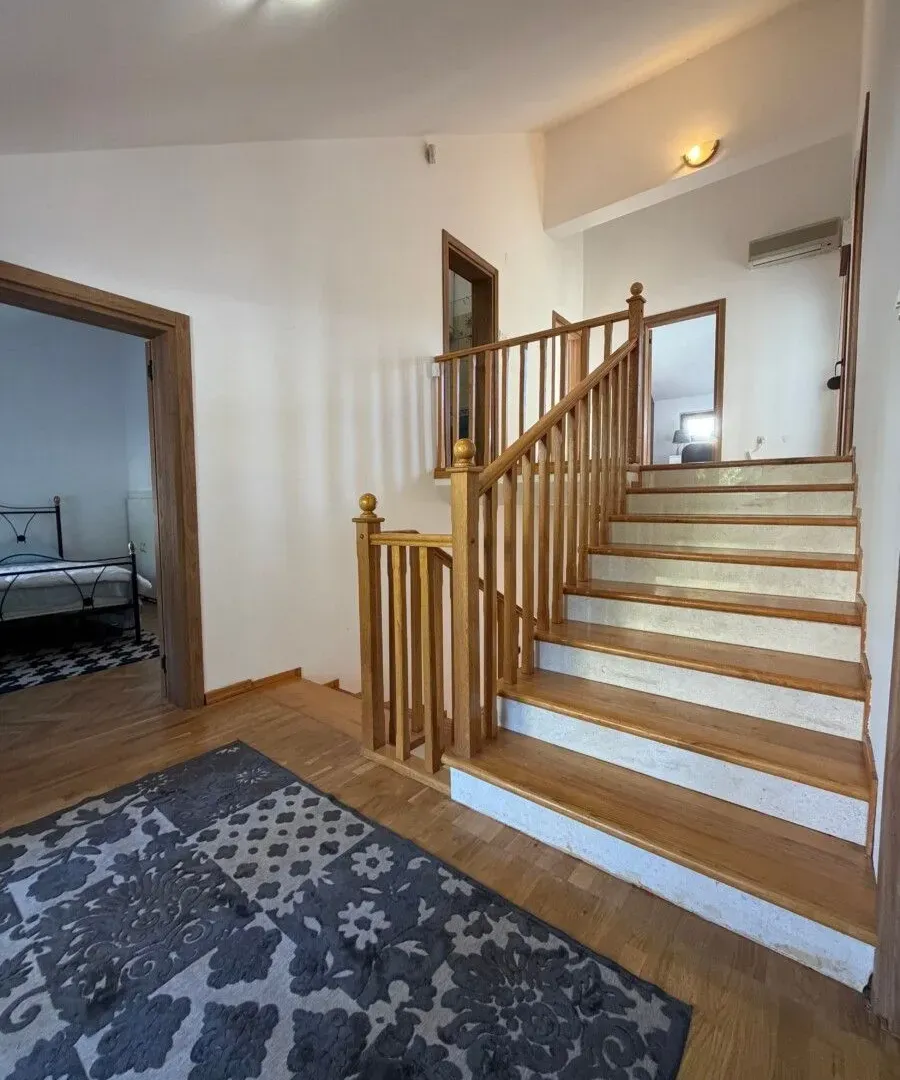 Rent, apartment, 285m², Gorica C, Podgorica