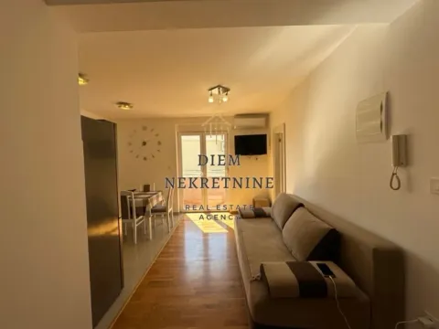 Izdavanje, dvosoban stan, 53m², Igalo, Herceg Novi - image 6