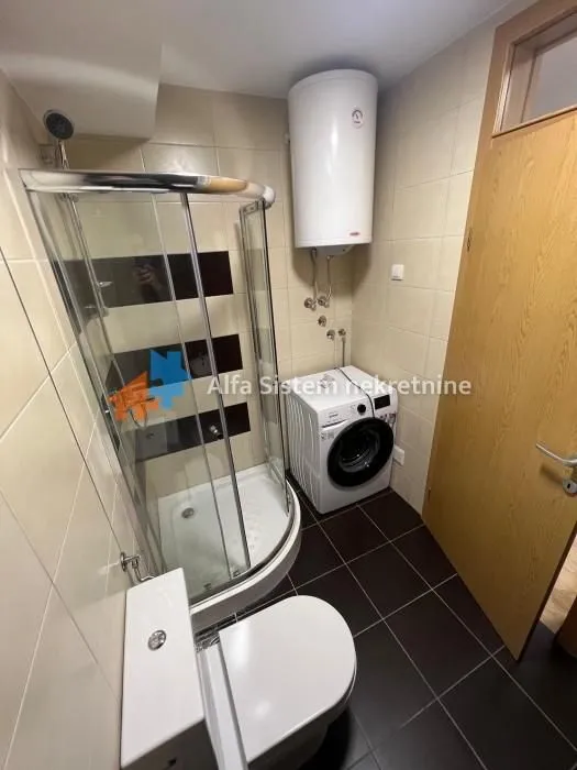 Izdavanje, četvorosoban stan, 100m², Sarajevska, Beograd