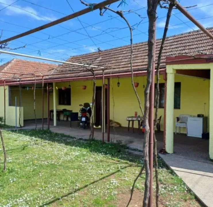 Sale, house, 120m², Donji Kokoti, Podgorica