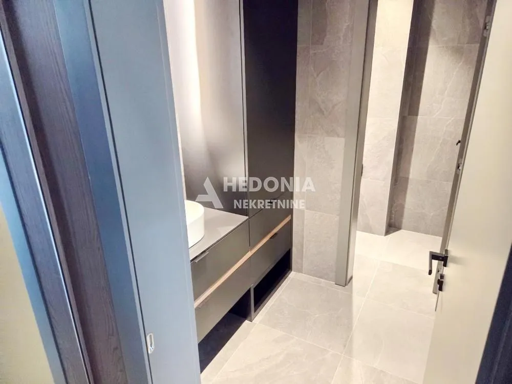 Rent, office space, 245m², Novi Beograd Blok 65, Novi Beograd Sve Podlokacije