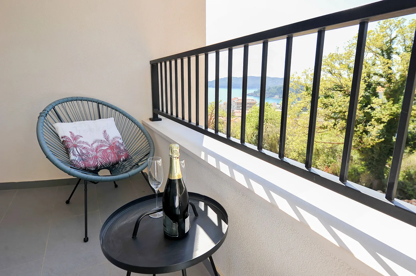 Rent, one bedroom apartment, 50m², Bečići, Budva