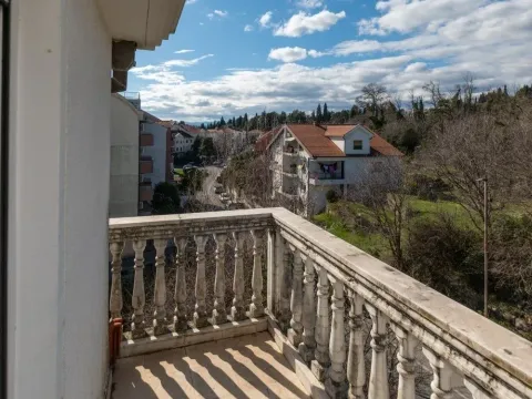 Rent, three bedroom apartment, 122m², Gorica C, Podgorica - image 17