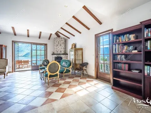 Sale, two bedroom apartment, 92m², Kostanjica, Kotor - image 10