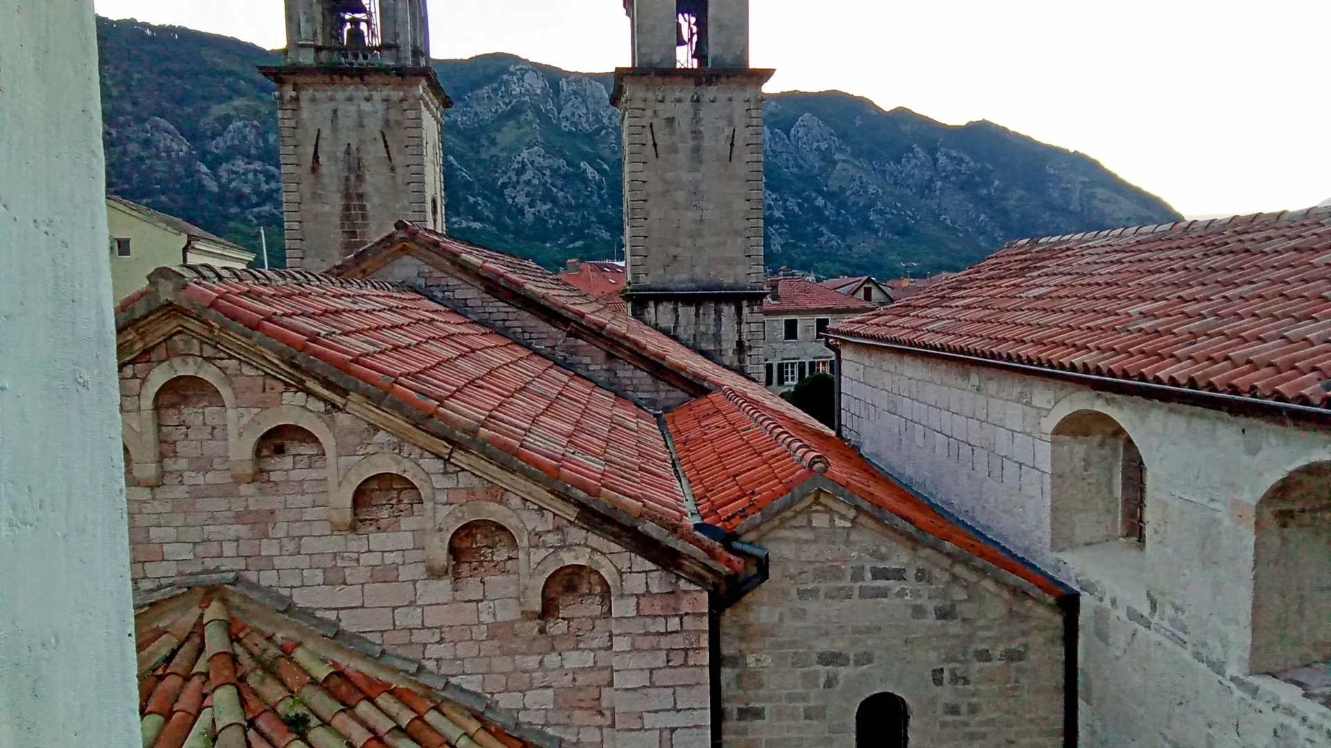 Prodaja, dvosoban stan, 75m², Stari Grad Kotor, Kotor
