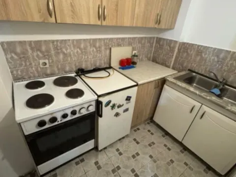 Izdavanje, jednosoban stan, 42m², Centar, Podgorica - image 6