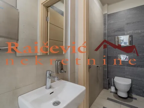 Rent, office space, 183m², Savski Venac, Beograd - image 12