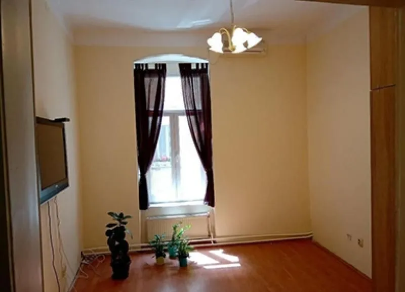 Izdavanje, trosoban stan, 90m², Cvetni Trg, Vračar Sve Podlokacije