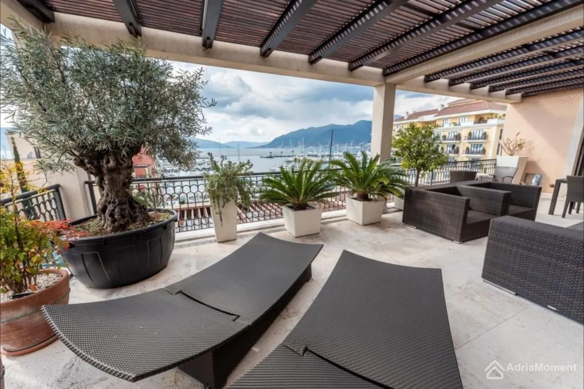 Sale, four bedroom apartment, 258m², Porto Montenegro, Tivat