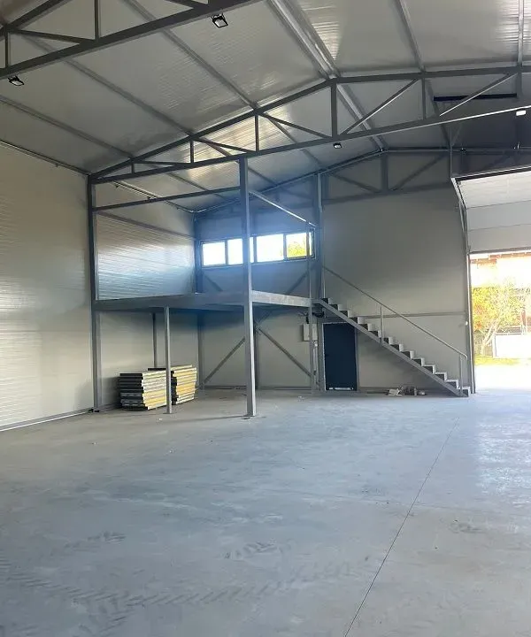 Izdavanje, poslovni prostor, 325m², Zemun Sve Podlokacije, Beograd