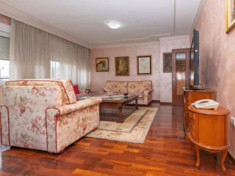 Izdavanje, stan, 200m², Gorica C, Podgorica - image 12