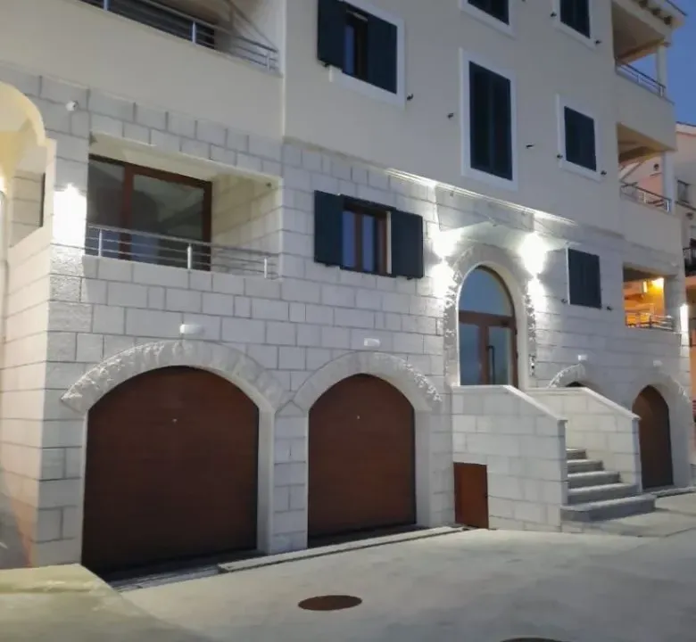 Prodaja, jednosoban stan, 53m², Đenovići, Herceg Novi