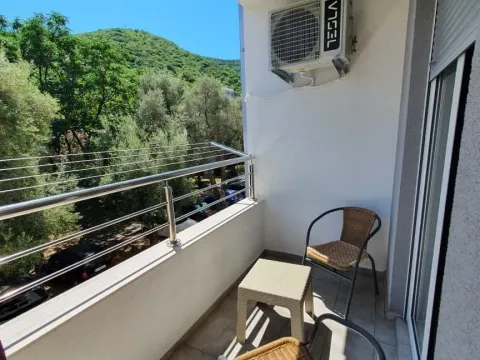 Rent, one bedroom apartment, 45m², Budva, Crna Gora - image 7