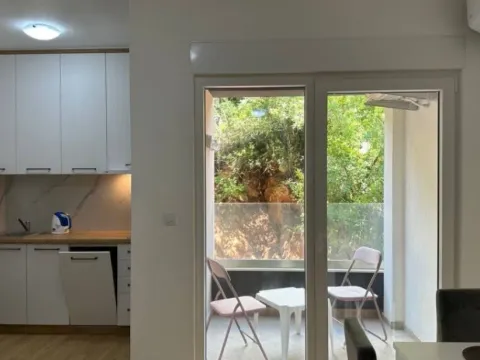 Izdavanje, garsonjera, 30m², Centar, Budva - image 4