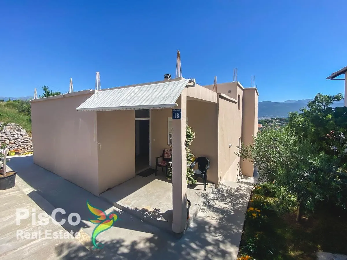 Prodaja, četvorosoban stan, 160m², Tivat, Crna Gora