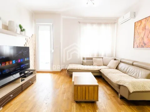 Izdavanje, dvosoban stan, 65m², City Kvart, Podgorica - image 13