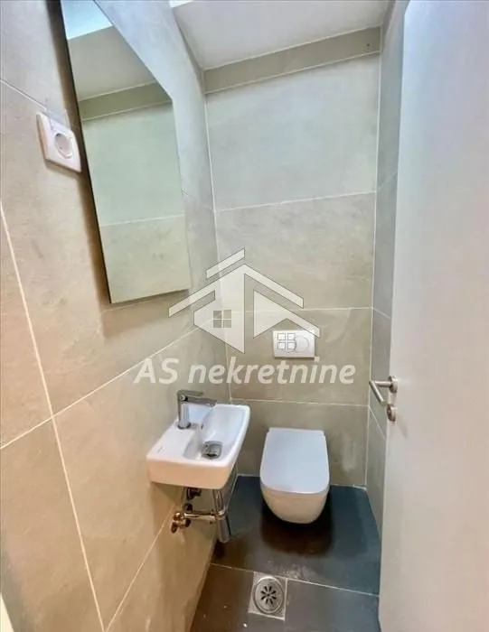 Rent, three bedroom apartment, 60m², Vračar Sve Podlokacije, Beograd