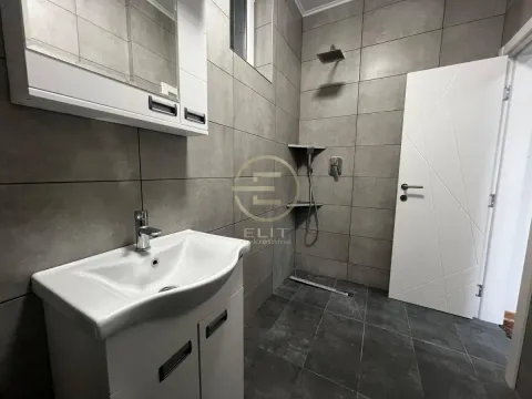 Izdavanje, poslovni prostor, 80m², Stari grad, Novi Sad - image 13