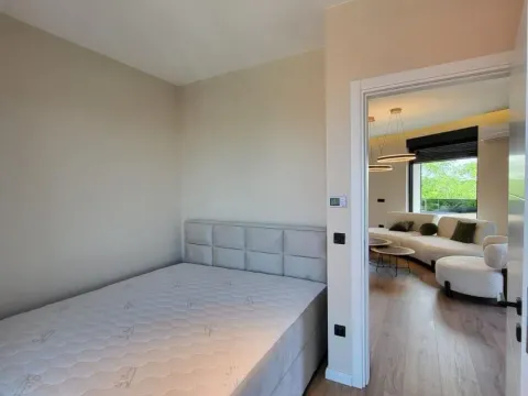 Izdavanje, trosoban stan, 82m², Olimp, Zvezdara Sve Podlokacije - image 12