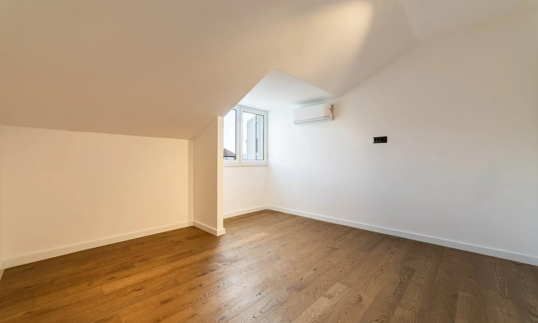 Prodaja, dvosoban stan, 66m², Centar, Tivat