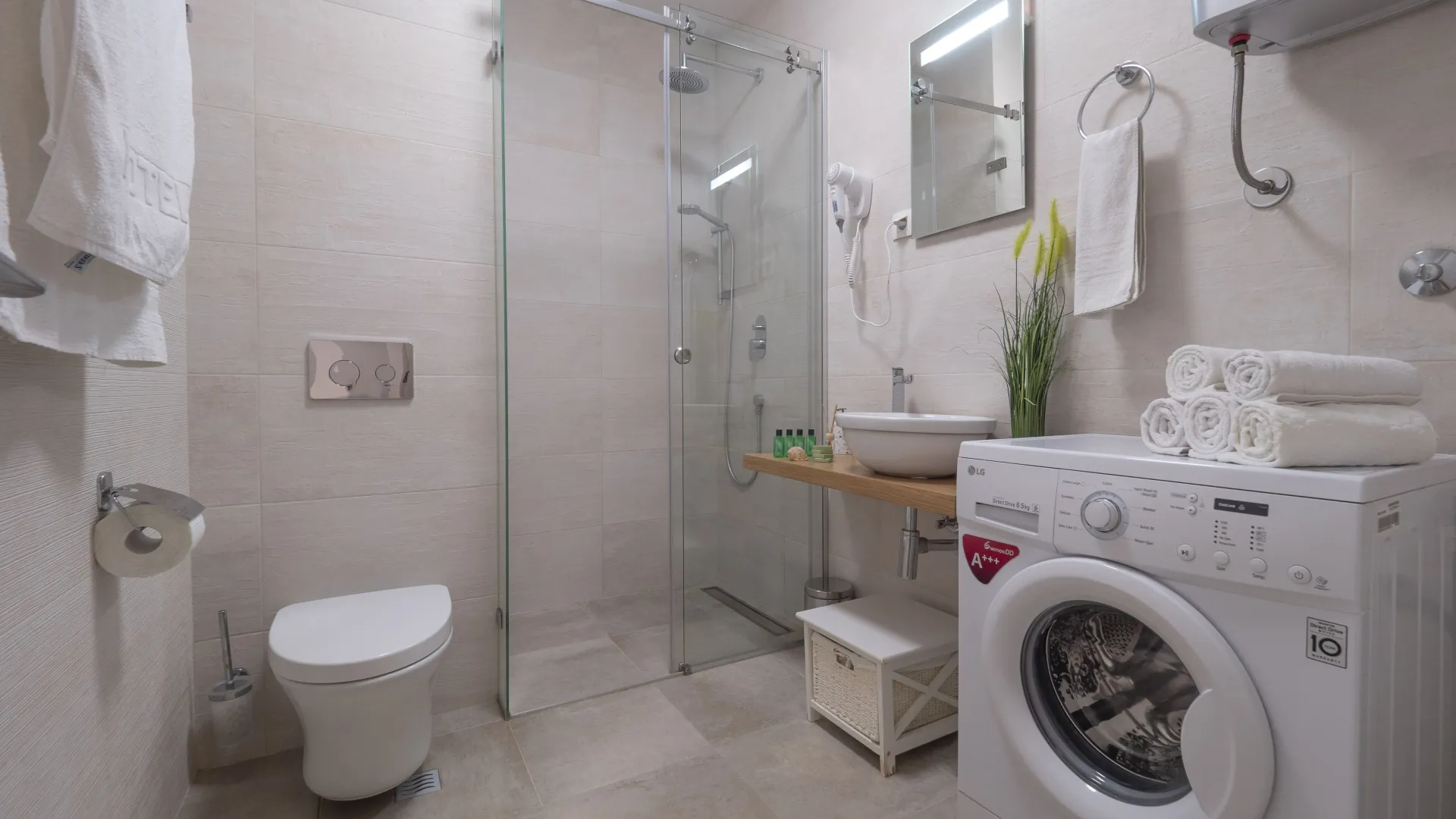 Izdavanje, jednosoban stan, 50m², Centar, Budva