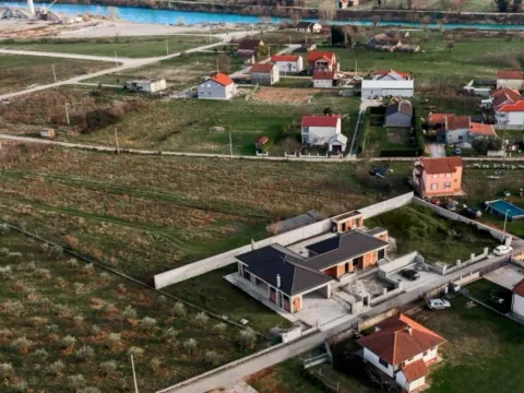 Prodaja, kuća, 259m², Donji Kokoti, Podgorica - image 4