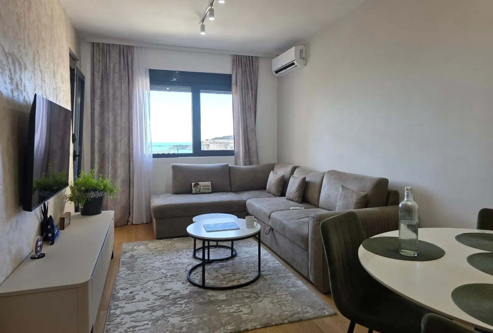 Sale, two bedroom apartment, 71m², Bečići, Budva