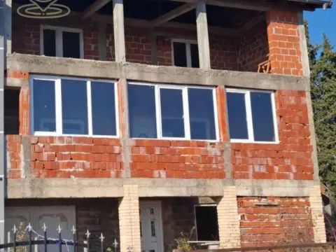 Prodaja, kuća, 360m², Pantelej, Niš - image 2