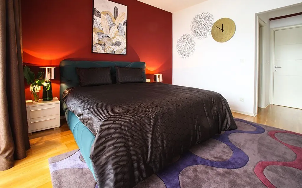 Izdavanje, trosoban stan, 198m², Budva, Crna Gora