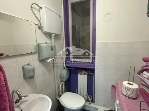 Prodaja, trosoban stan, 76m², Stari Grad, Beograd - image 9