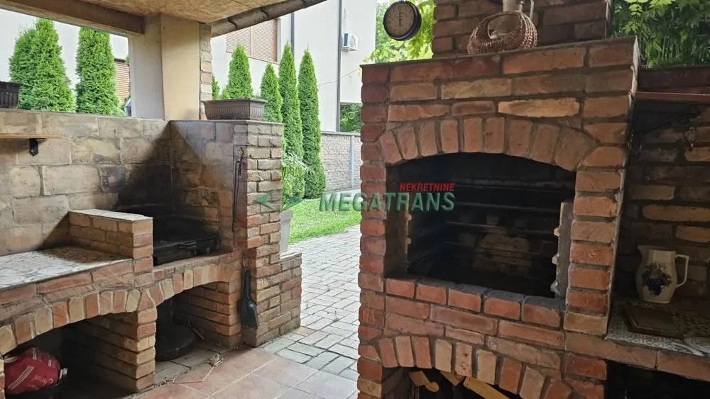 Izdavanje, kuća, 200m², Salajka, Novi Sad Sve Podlokacije