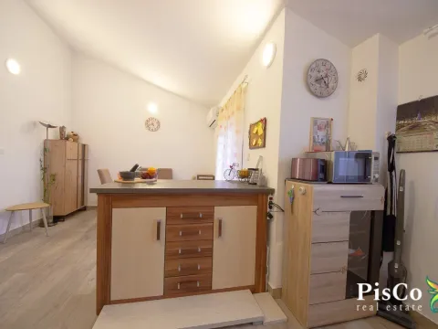 Prodaja, kuća, 200m², Donja Gorica, Podgorica - image 8