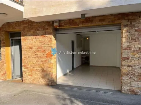 Izdavanje, kuća, 220m², Savski Venac, Beograd - image 3