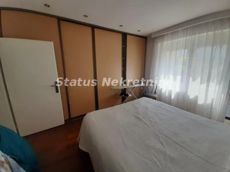 Prodaja, kuća, 157m², Salajka, Novi Sad Sve Podlokacije