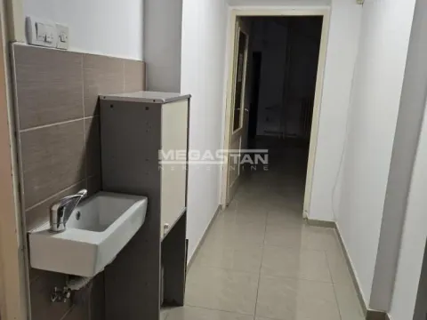 Izdavanje, poslovni prostor, 105m², Poštanska Štedionica, Palilula Sve Podlokacije - image 10